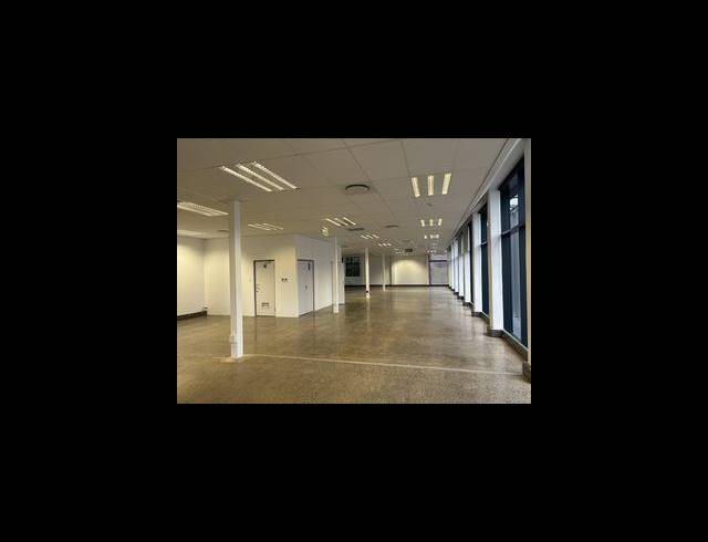 304M² OFFICE TO LET IN WESTVILLE